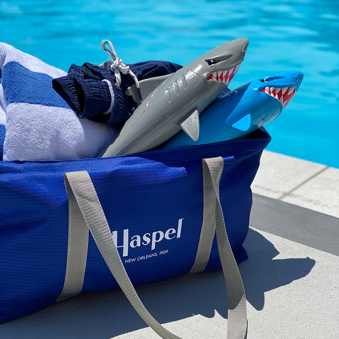 Perfect for carrying your &lt;span&gt;bulky &lt;/span&gt;beach towels and more for good times on the move. Made of durable 600D polyester, the sand shakes right out of it. Spill something on it? Simply hose it off and hang it out to dry.